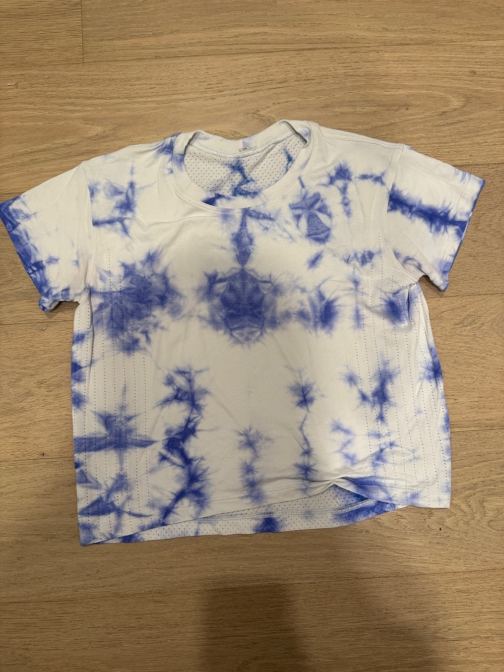 lululemon athletica White and Blue Tie-Dye Short Sleeve Tee